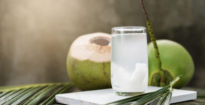 Benefícios da Água de coco para a saúde