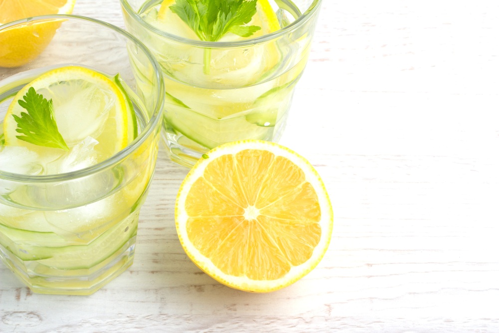 Benefícios da Água de limão para a saúde